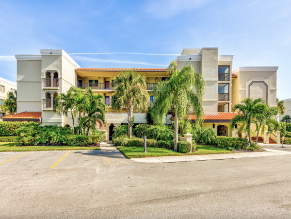 St Petersburg Beachfront Condo Rental Gulf Front Vacation Rental with Balcony